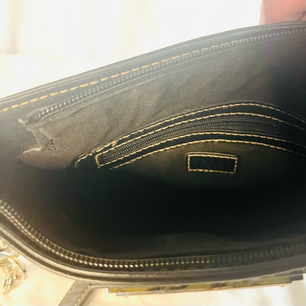 Chaps Black and Cream Crossbody Bag - Picture 10 of 12